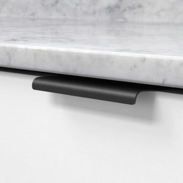 Profilhandtag lip svart 343458 11 120 mm ncs s 0300 n marmor carrara