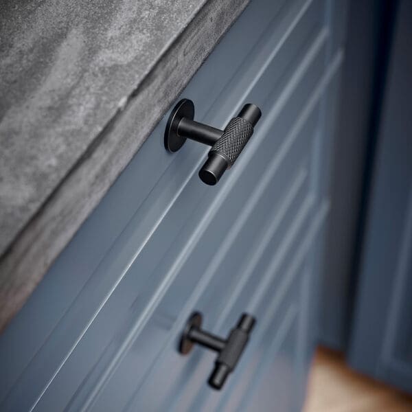 Knopp Manor T Beslag Design Matt svart 351031 11 miljo