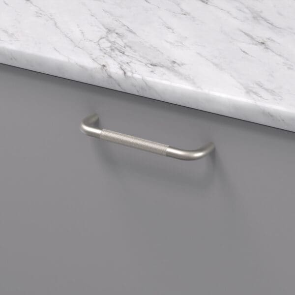 Handtag helix matt svart 309002 11 cc 128 mm ncs s 4500 n marmor carrara