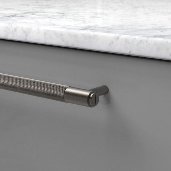 pull bar sotad brons uk pb h 260 sm a cc 225 mm ncs s 4500 n marmor carrara detalj