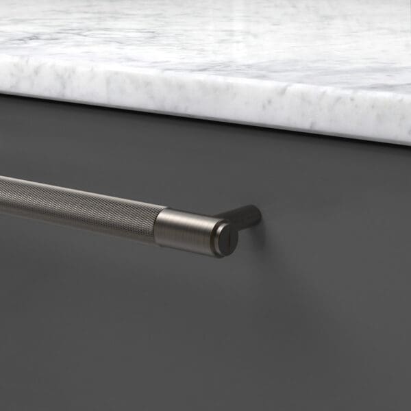 pull bar sotad brons uk pb h 260 sm a cc 225 mm ncs s 7500 n marmor carrara detalj