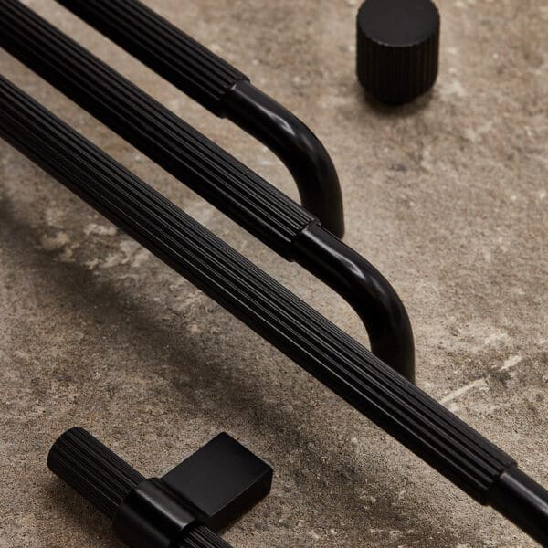 Handtag Helix Stripe svart serie 2 629627 1