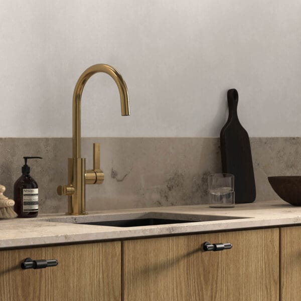 tapwell koksblandare arm184 brushed honey gold 9422664 ek jura grey