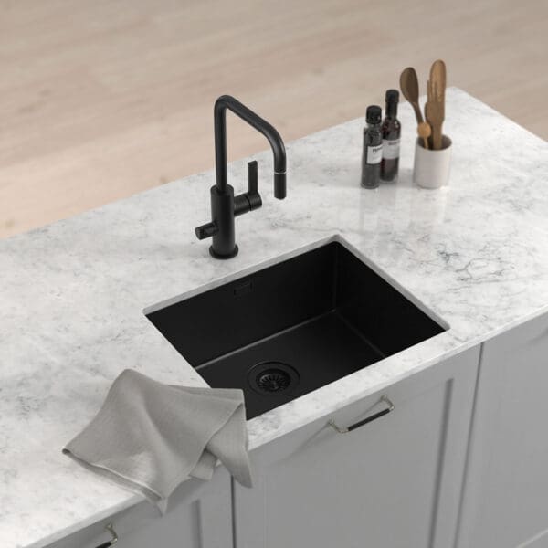 tapwell koksblandare arm887 mattsvart 9421087 ncs s 4500 n marmor carrara 1