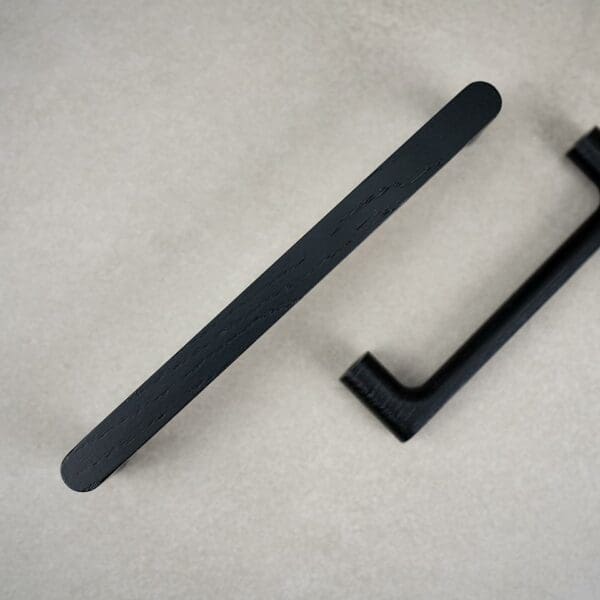 Pinta svart flat