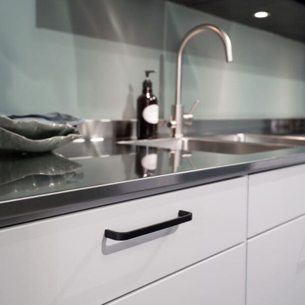 Beslag Design Handtag Grace Matt Svart 1