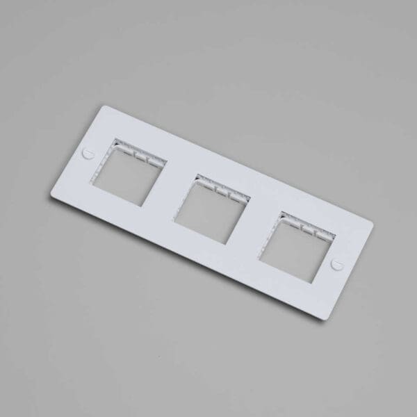 EU ELECTRICITY 3G Wall Plate No Infill White Web