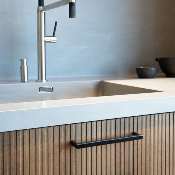 Beslag Design Handtag Inez Matt Svart 128 343342 11 1