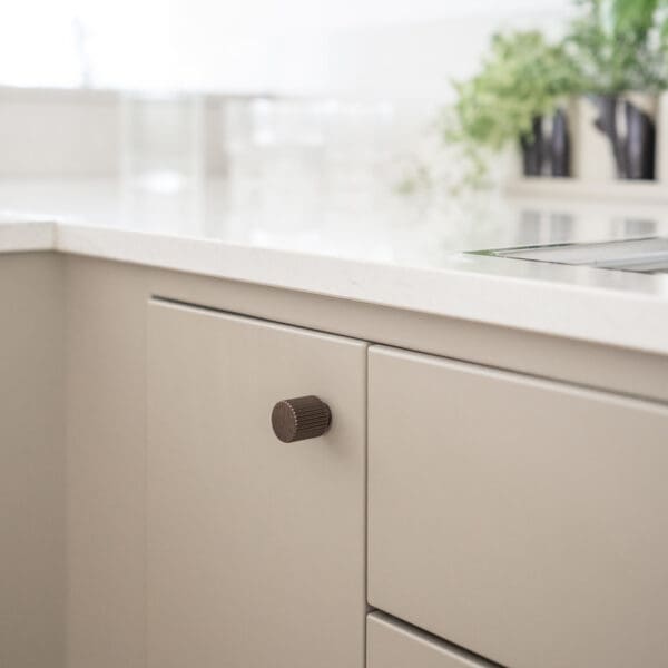 Beslag Design Knopp Helix Stripe Mork Brons 309205 11 1